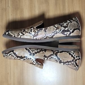 Korks Leather Cheetah Print Loafers Size 11